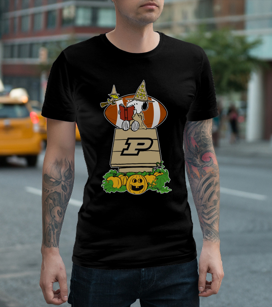 Purdue Boilermakers Peanuts Snoopy Halloween Football Pumpkin T-Shirt