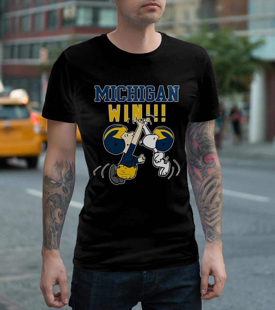 Michigan Win Snoopy High Five Celebration With Wolverine Helmets T-Shirt