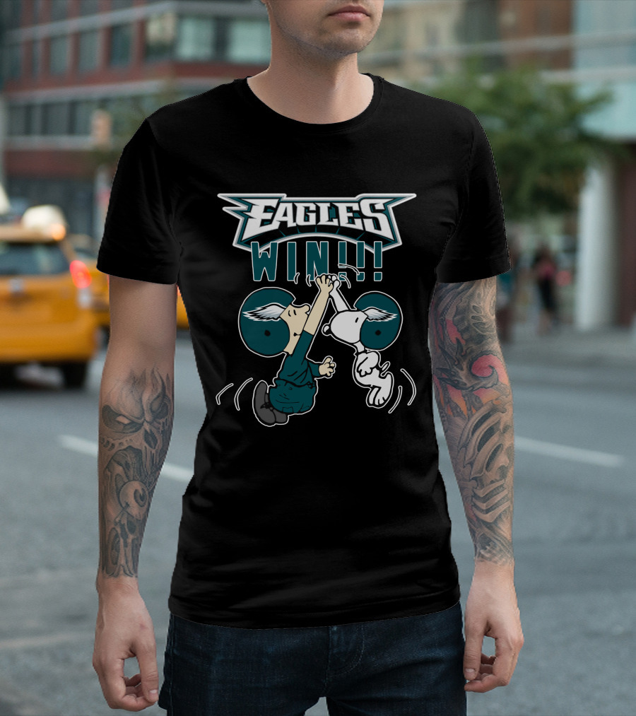 Eagles Win Peanuts Characters High Five Celebration T-Shirt