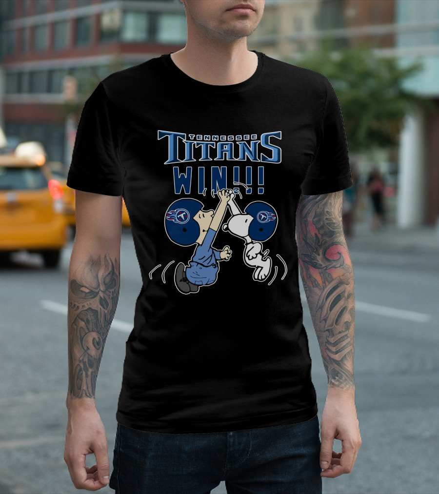 Tennessee Titans Win Snoopy High Five Peanuts Football Victory T-Shirt