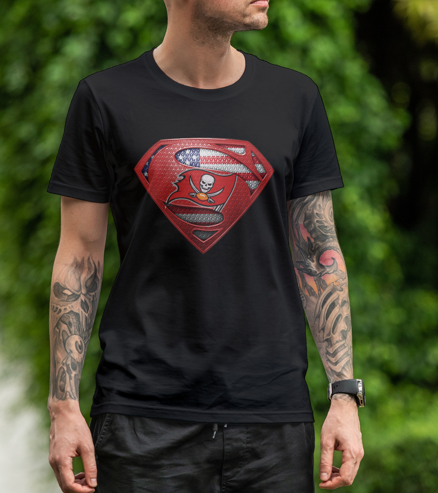 Tampa Bay Buccaneers Superman Logo With American Flag T-Shirt
