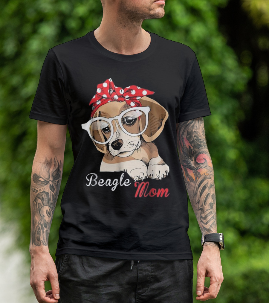 Beagle Mom For Beagle Dogs Lovers T-Shirt
