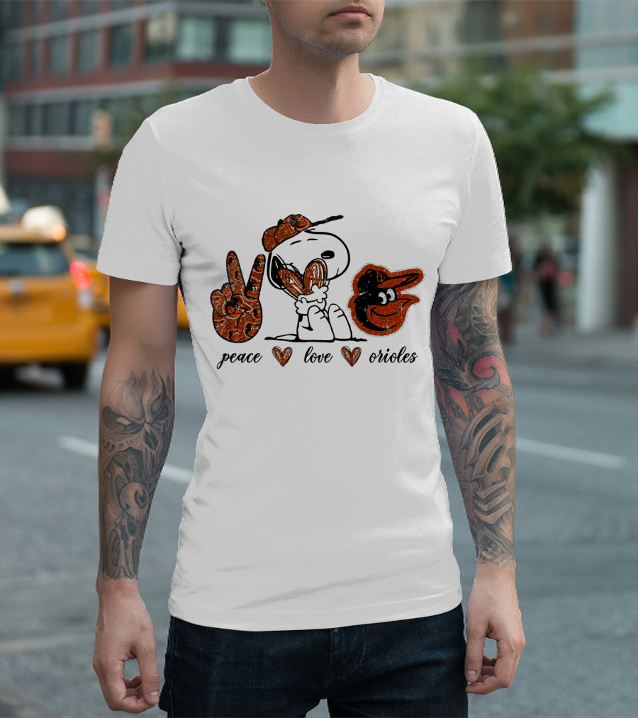 Peace Love Baltimore Orioles Snoopy Baseball Mascot T-Shirt