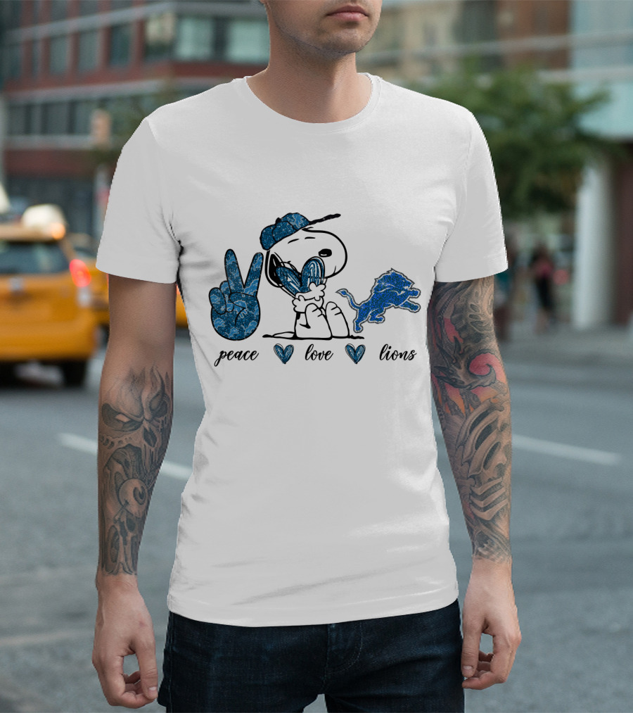 Peace Love Lions Snoopy Detroit Lions Fan T-Shirt