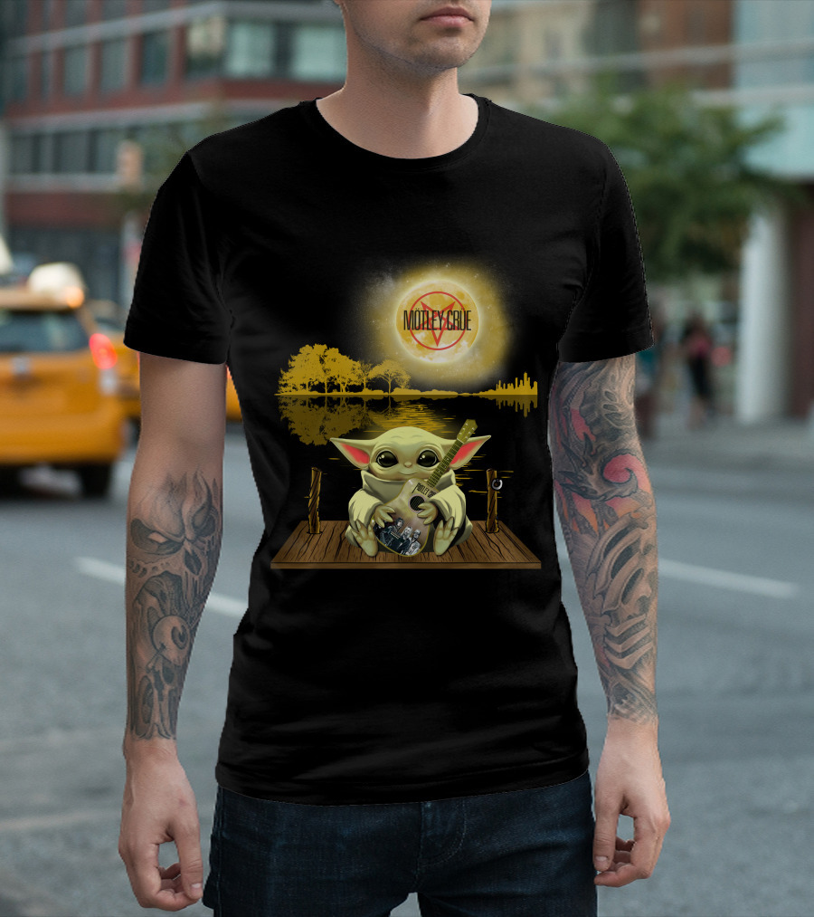 Motley Crue Baby Yoda Moonlight Reflection Rock Concert T-Shirt