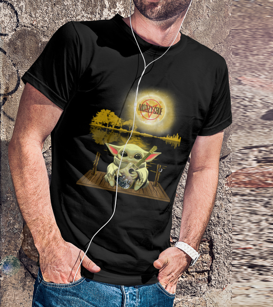 Motley Crue Baby Yoda Moonlight Reflection Rock Concert T-Shirt