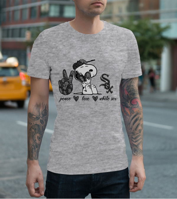 Peace Love Chicago White Sox Snoopy Baseball Fan T-Shirt