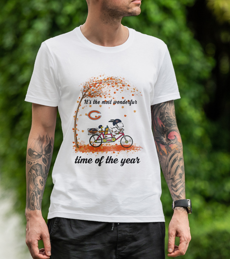 It's The Most Wonderful Time Of The Year Chicago Bears Autumn Snoopy Bicycle T-Shirt