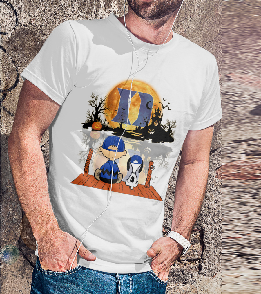 Duke Blue Devils Halloween Charlie Brown And Snoopy Moon Scene T-Shirt