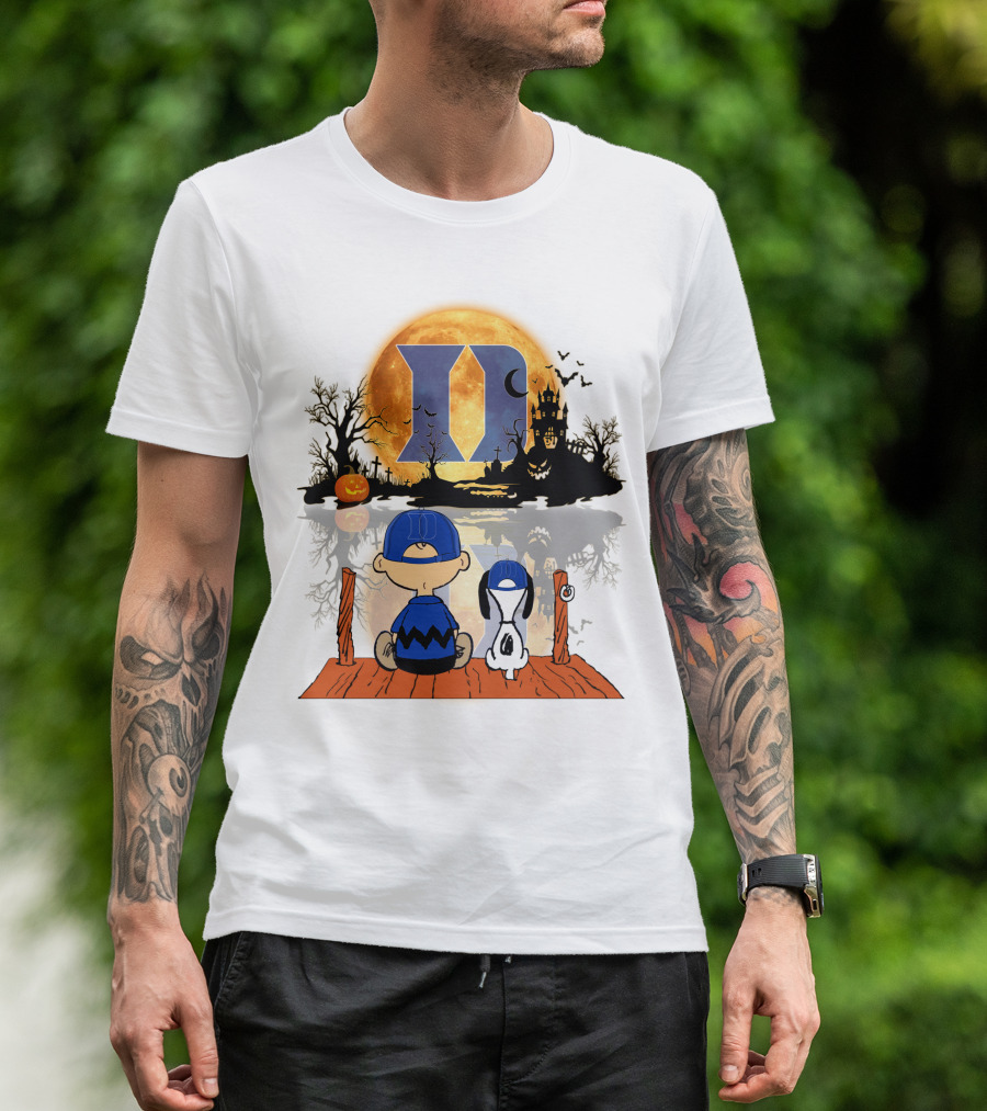 Duke Blue Devils Halloween Charlie Brown And Snoopy Moon Scene T-Shirt