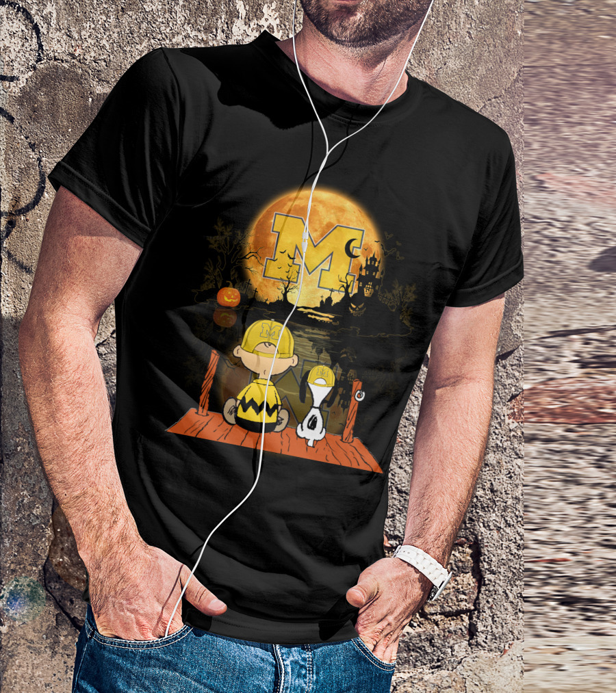 Michigan Wolverines Halloween Moon Charlie Snoopy Pumpkin Moonlit Shadows T-Shirt