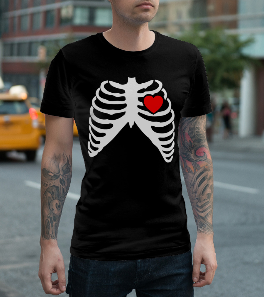 Halloween Pregnant Skeleton Xray With Red Heart T-Shirt