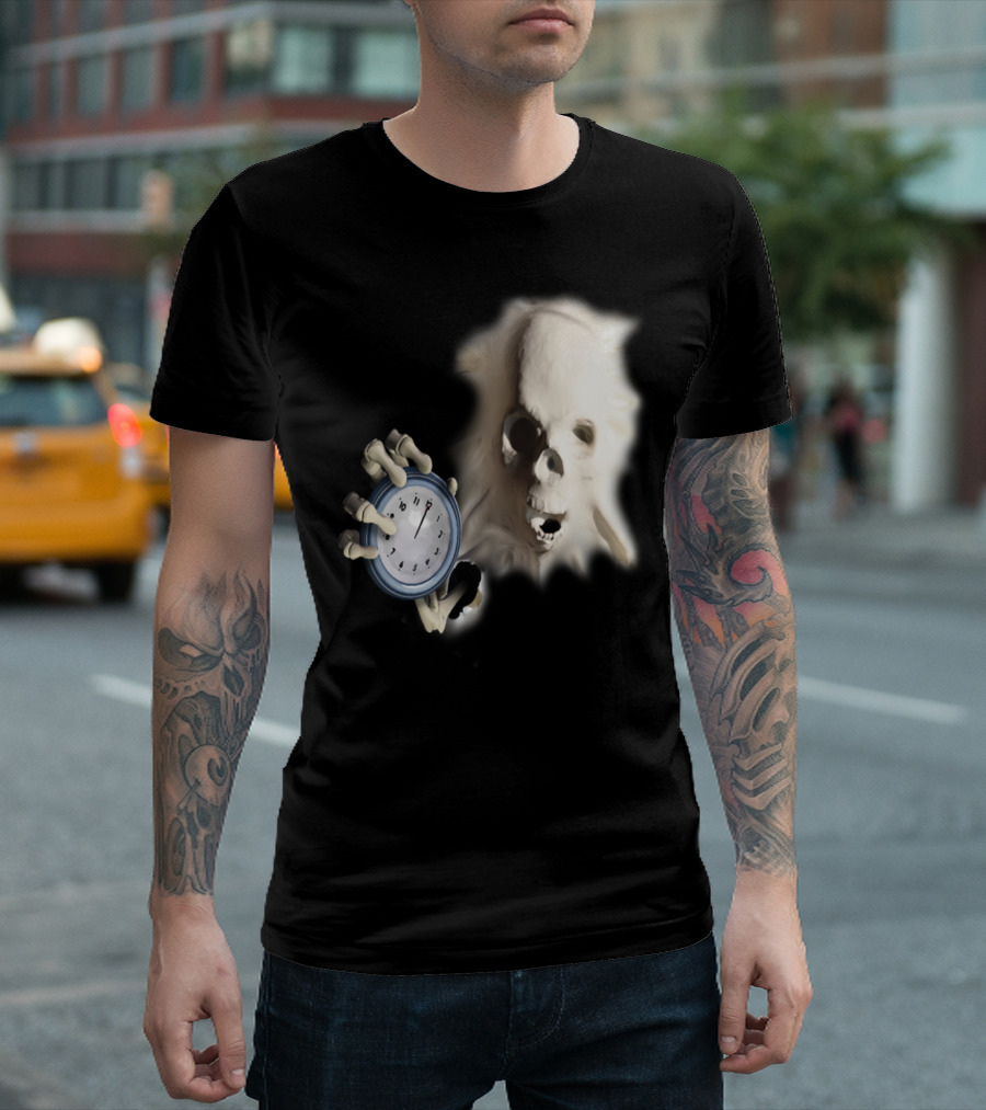 Skeletthand Clock Halloween Skull Face T-Shirt
