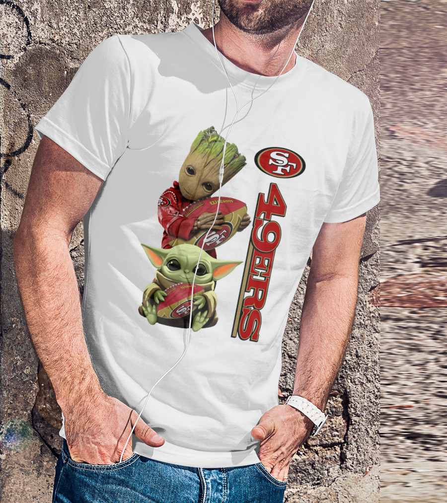 Baby Groot And Baby Yoda Hug San Francisco 49ers Football T-Shirt