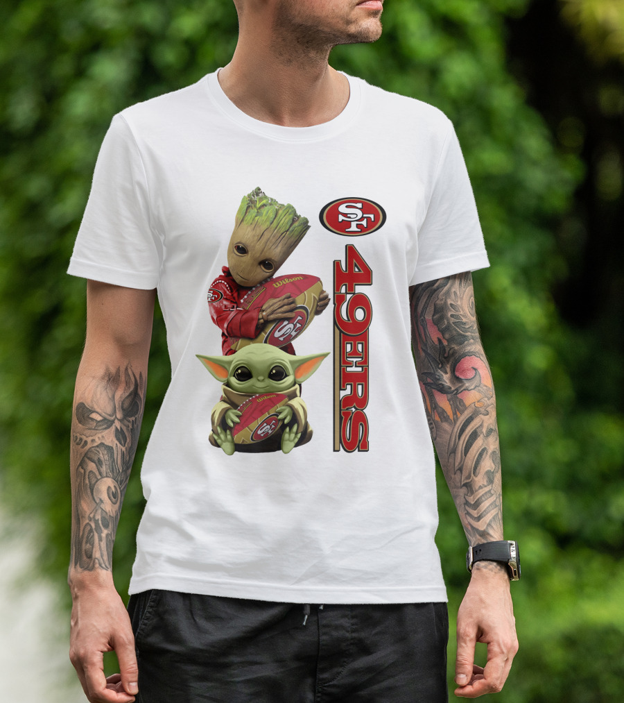 Baby Groot And Baby Yoda Hug San Francisco 49ers Football T-Shirt