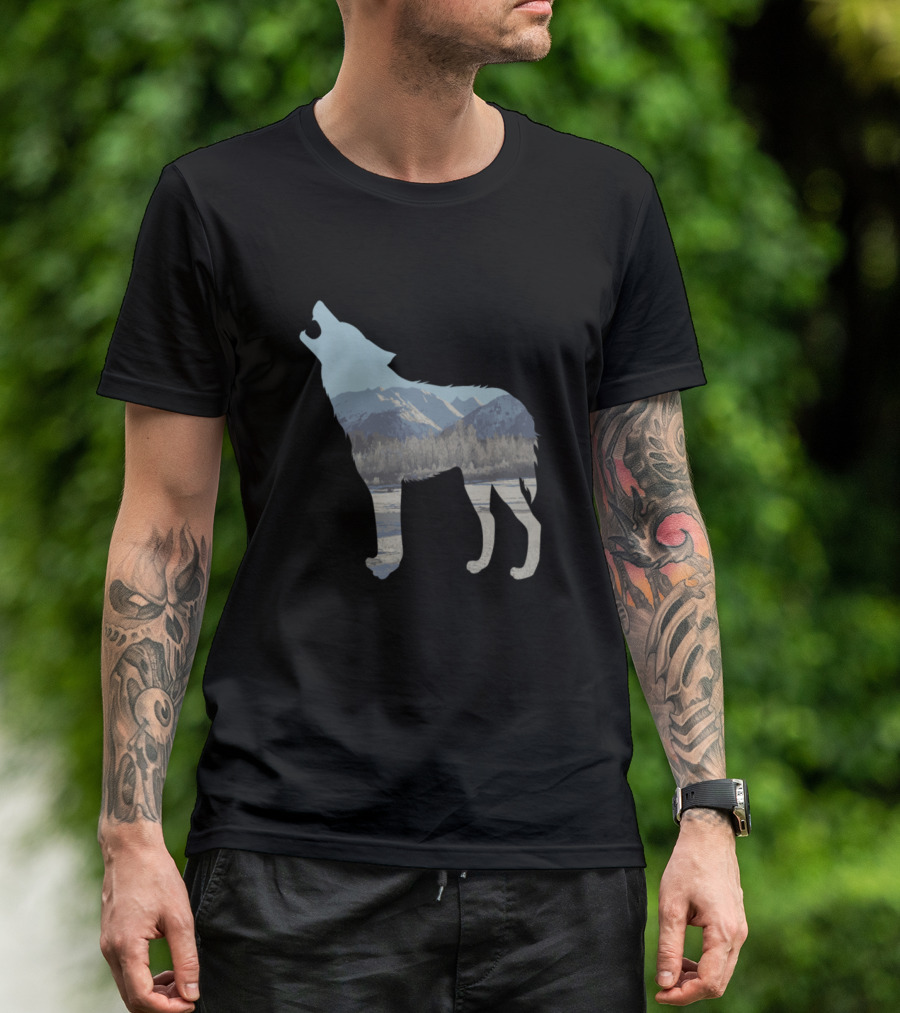 Howling Wolf In Winter Mountains Silhouette Nature Idea T-Shirt