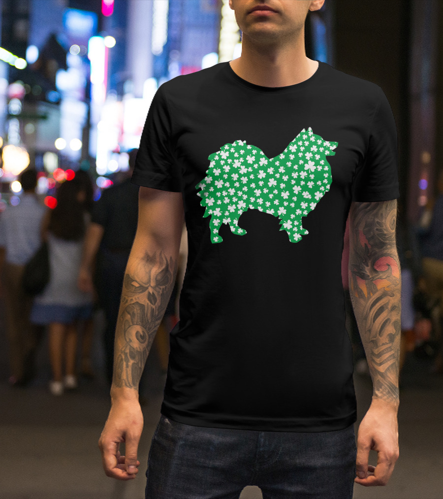 Keeshond Clover Pattern St Patrick's Day Pet Lovers T-Shirt