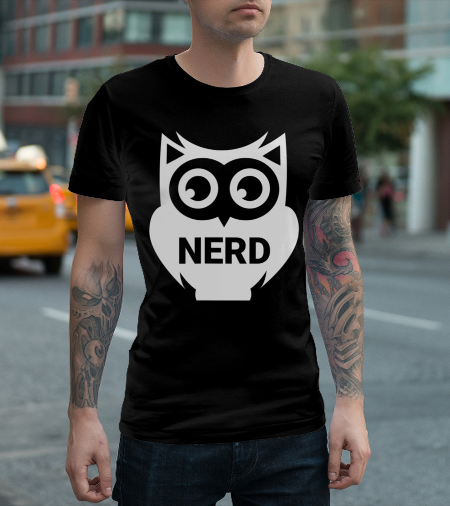 Nerd Owl Minimalist T-Shirt