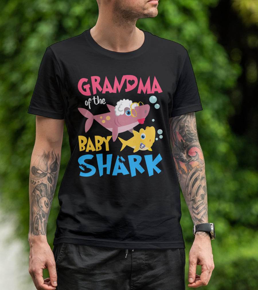 Grandma Of The Baby Shark Birthday Grandma With Pink Shark And Yellow Baby Shark T-Shirt
