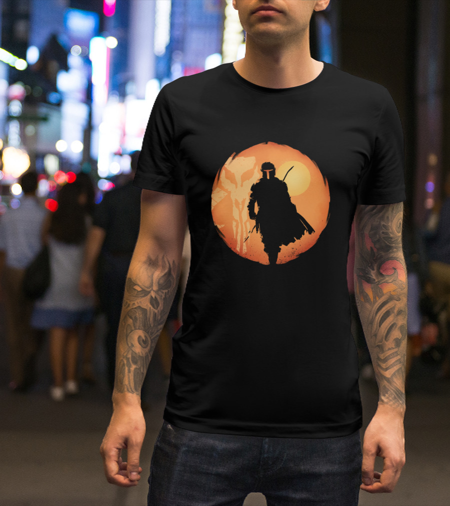 Bounty Hunter Mandalorian Silhouette With Mythosaur Skull Star Wars T-Shirt