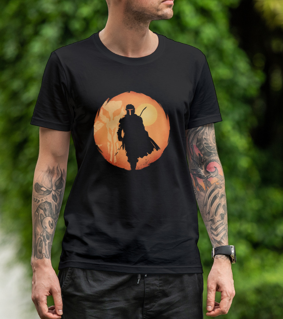 Bounty Hunter Mandalorian Silhouette With Mythosaur Skull Star Wars T-Shirt