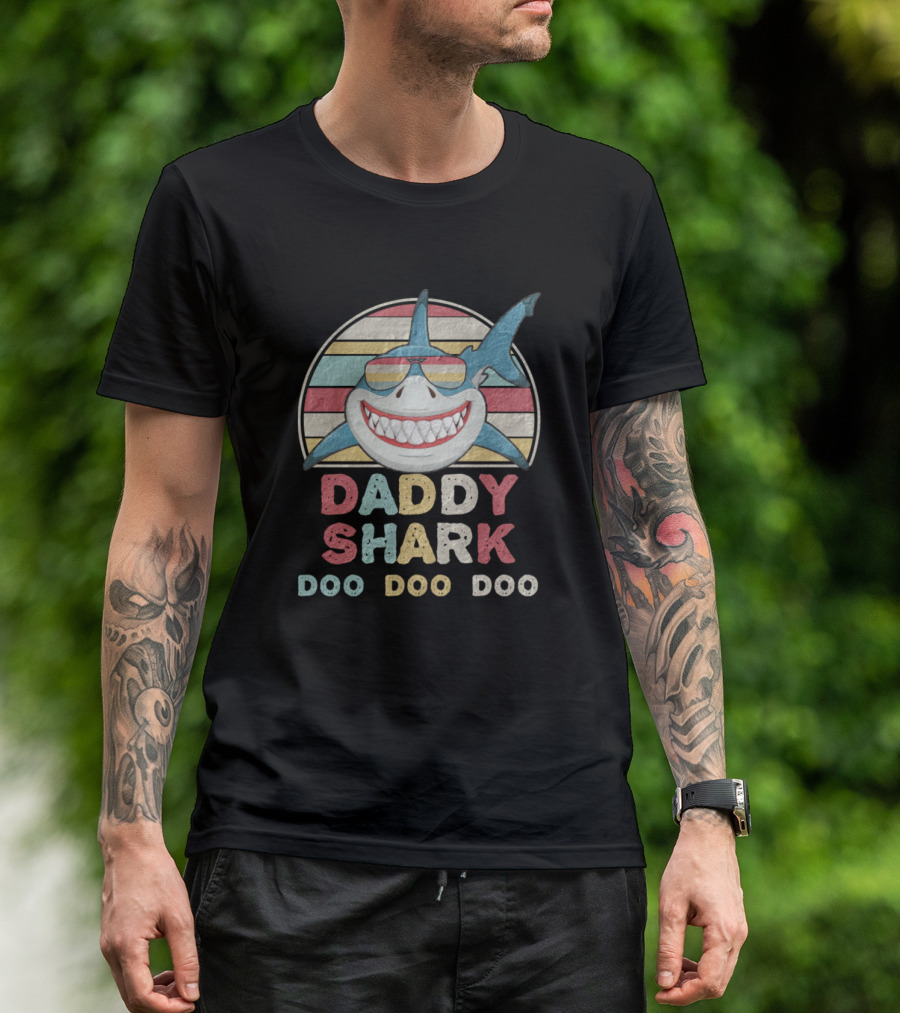 Daddy Shark Doo Doo Doo Fathers Retro Style Sunglasses T-Shirt