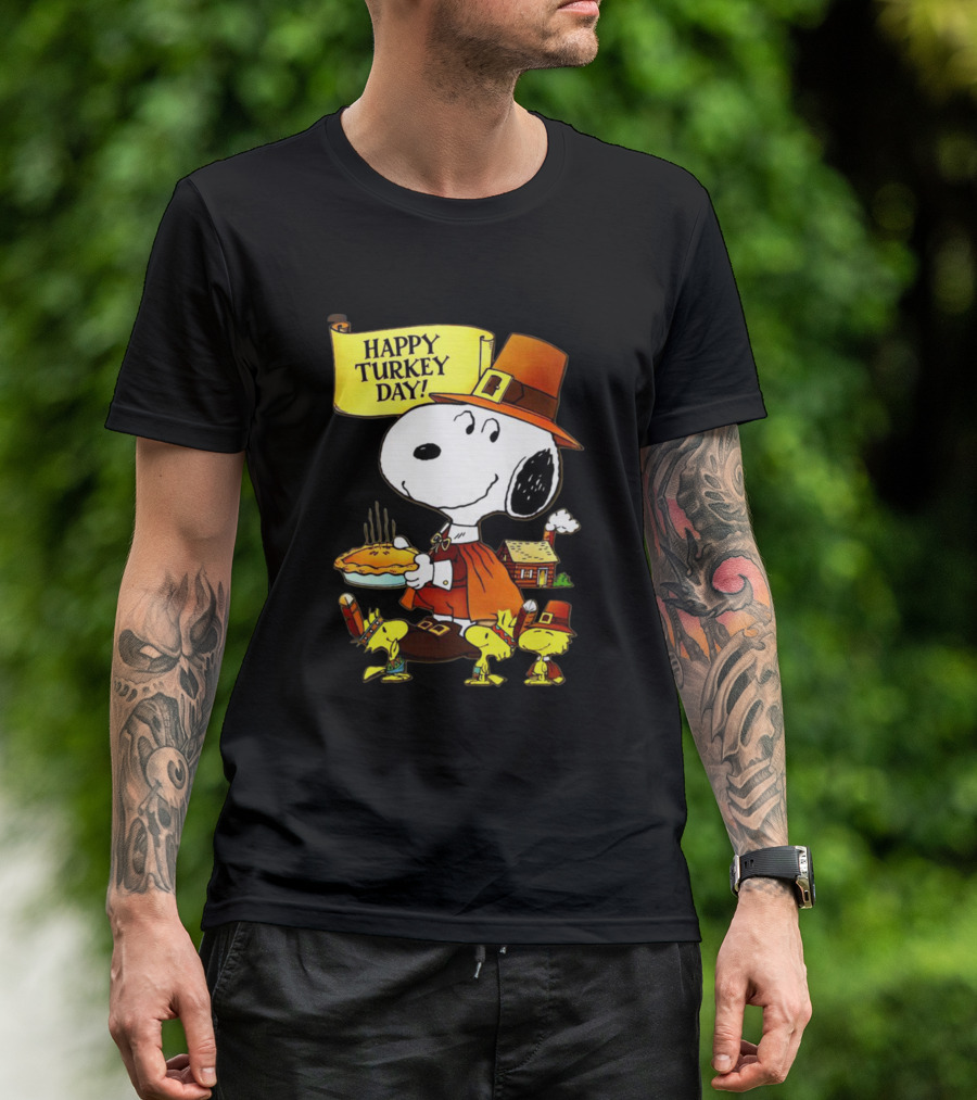 Happy Turkey Day Snoopy And Woodstock Thanksgiving Pie T-Shirt