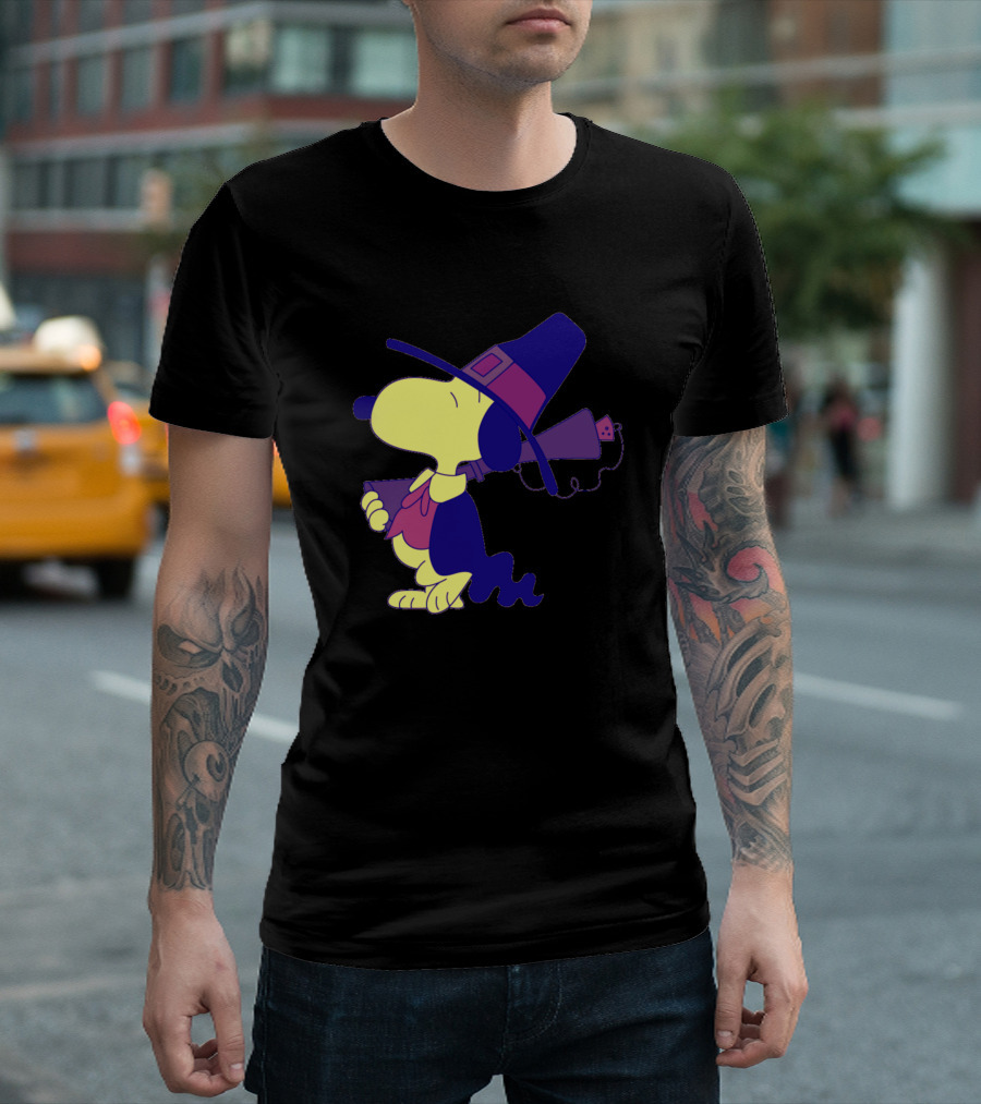 Snipper Snoopy Snoopy Pilgrim Hat T-Shirt