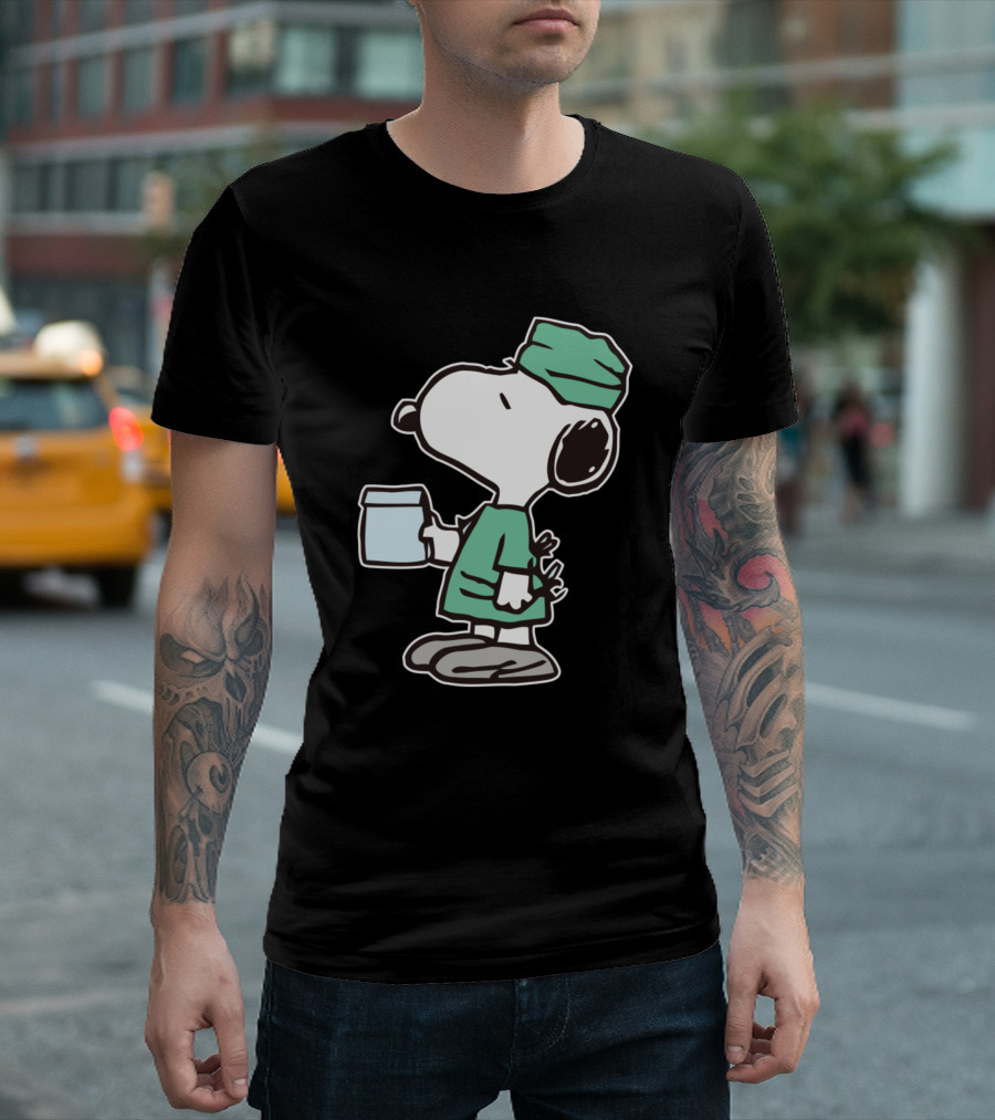 Nurse Snoopy In Surgical Scrubs Holding Medical Chart T-Shirt
