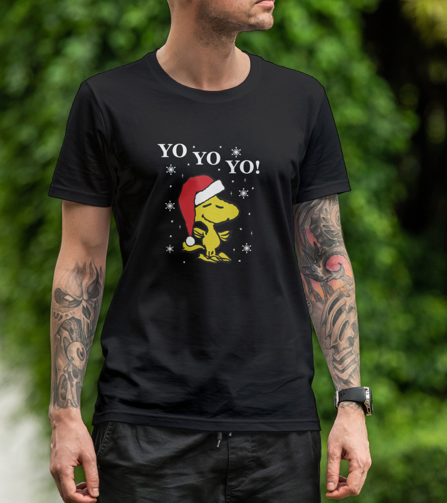 Woodstock Snoopy Yo Yo Yo Santa Hat Snowflakes T-Shirt