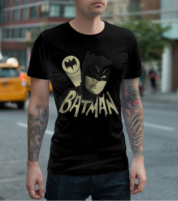 Batman Classic TV Series Bat Signal Logo And Iconic Hero Image T-Shirt