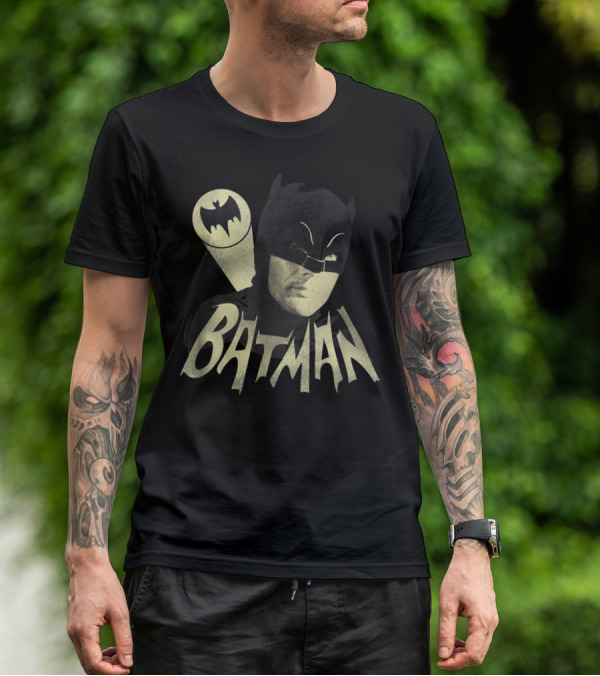 Batman Classic TV Series Bat Signal Logo And Iconic Hero Image T-Shirt
