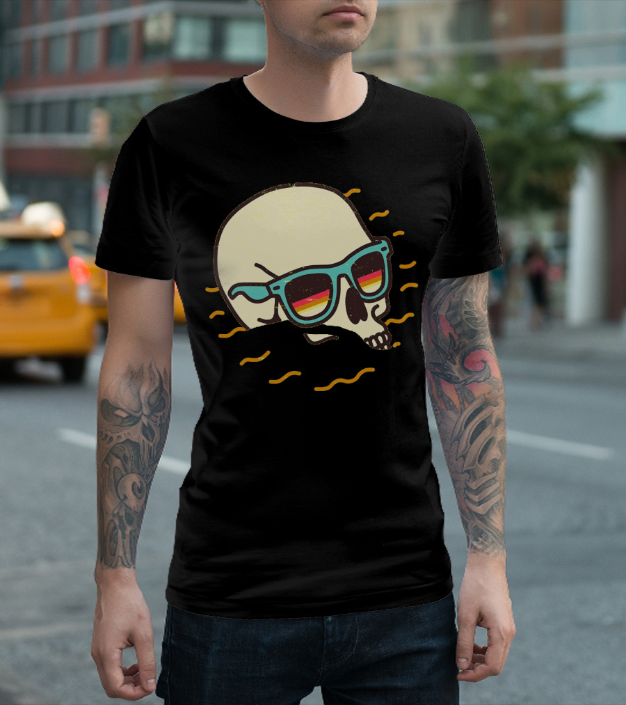 Retro Skull With Sunglasses And Beach Lover Vibes T-Shirt