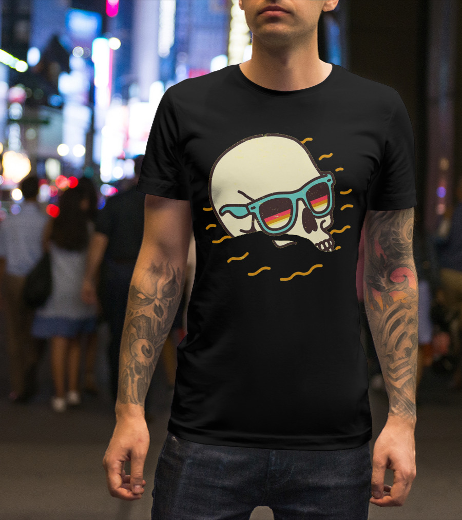 Retro Skull With Sunglasses And Beach Lover Vibes T-Shirt