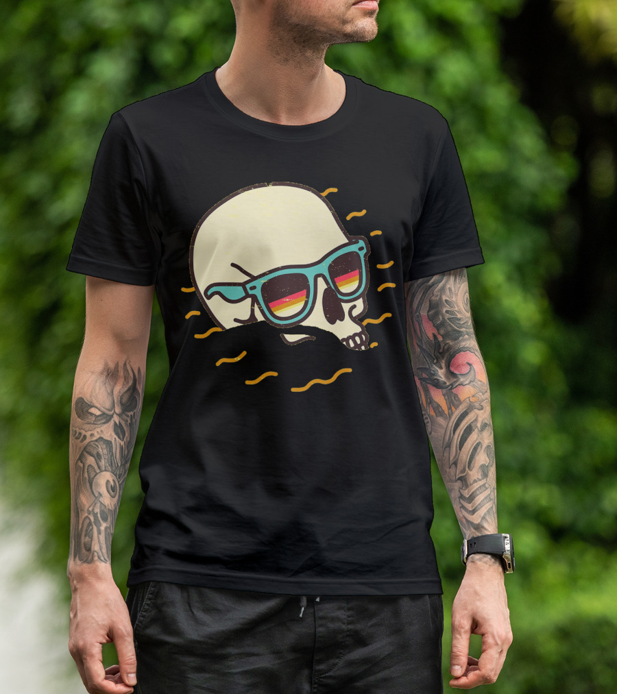 Retro Skull With Sunglasses And Beach Lover Vibes T-Shirt