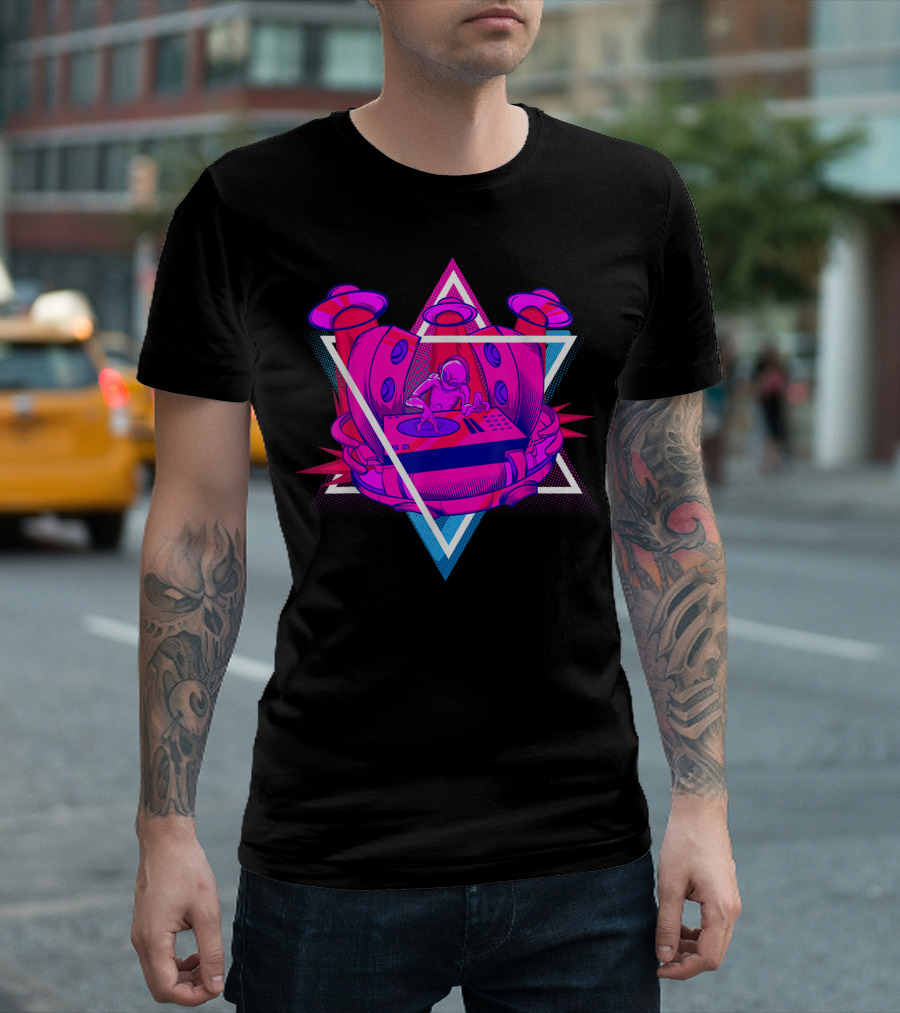 Alien Club DJ Electronic House Music UFO Triangles T-Shirt