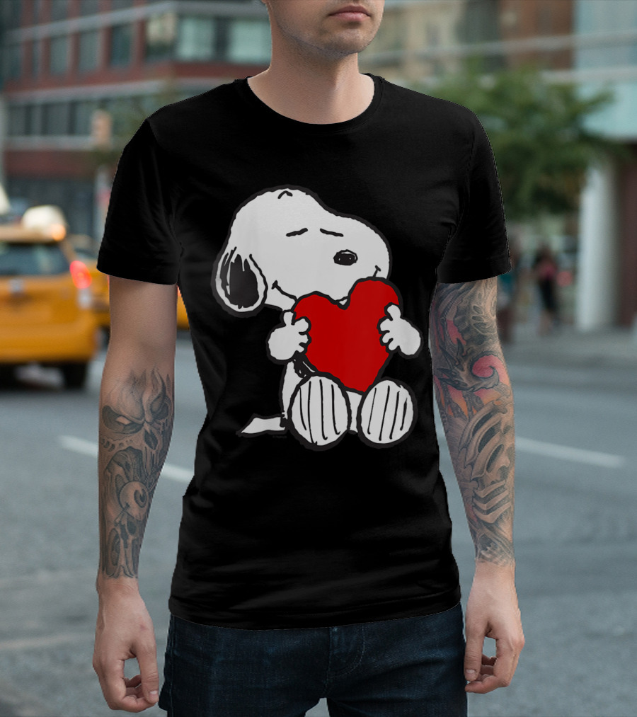 Peanuts Snoopy Hugging Red Heart Valentine T-Shirt