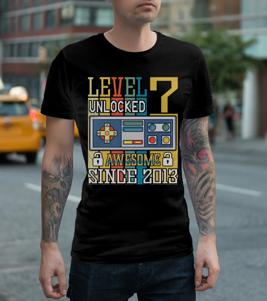 LEVEL 7 UNLOCKED AWESOME SINCE 2013 VIDEO GAME CONTROLLER T-Shirt