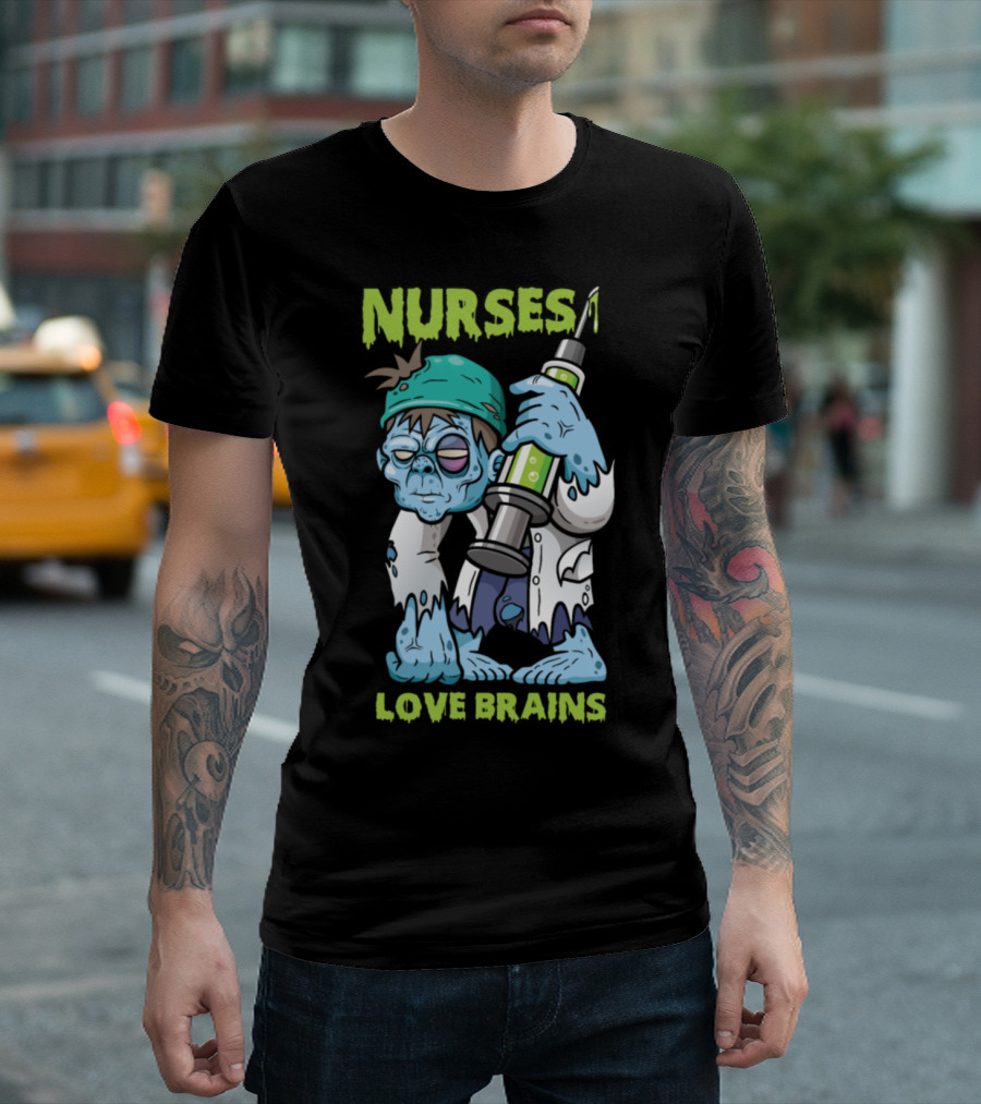 Nurses Love Brains Zombie Syringe Halloween Print T-Shirt