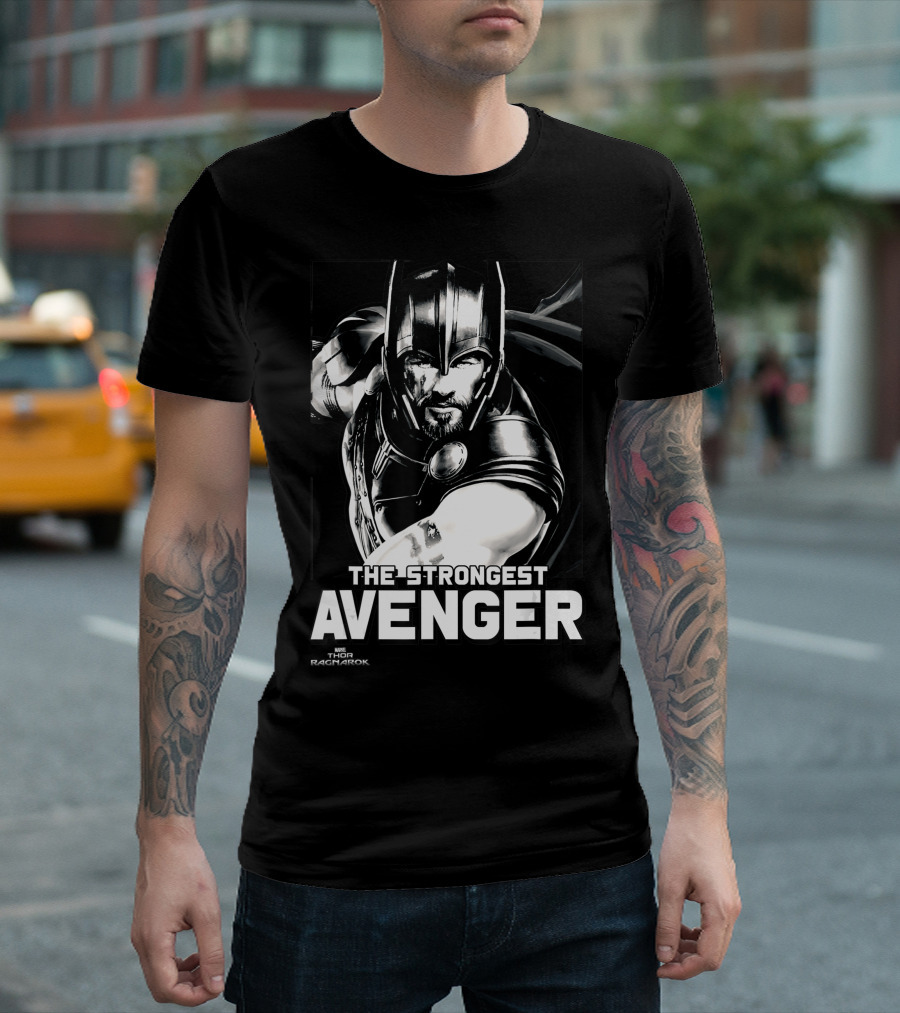 Marvel Thor Ragnarok The Strongest Avenger Comic Style Heroic Pose T-Shirt
