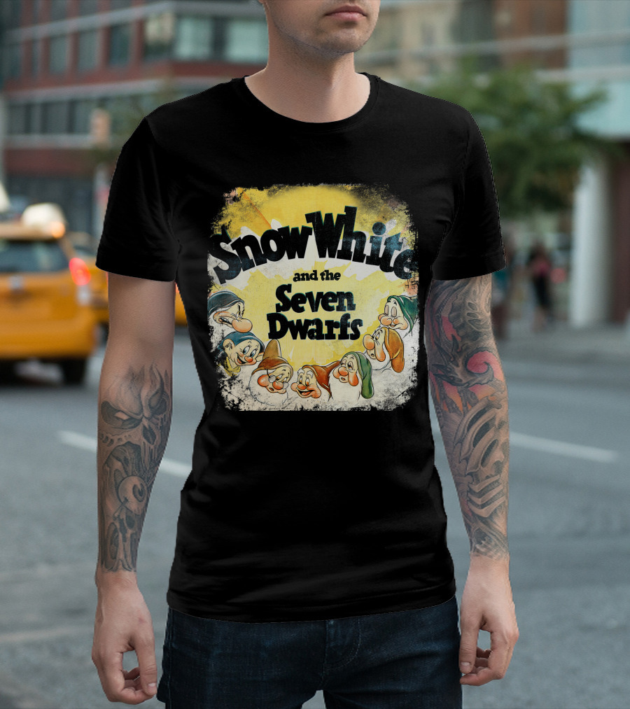 Snow White And The Seven Dwarfs Disney Vintage Style Characters T-Shirt
