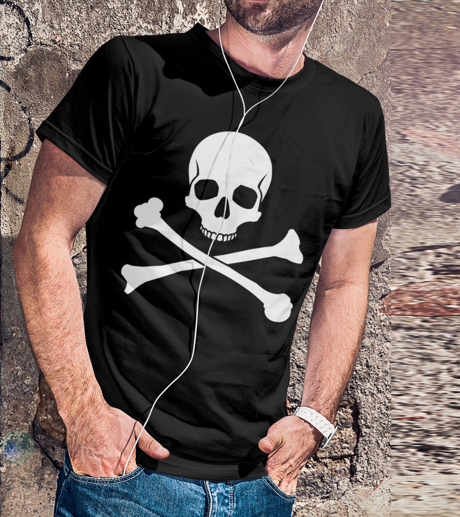 Skull And Crossbones Pirate Iconic Jolly Roger T-Shirt