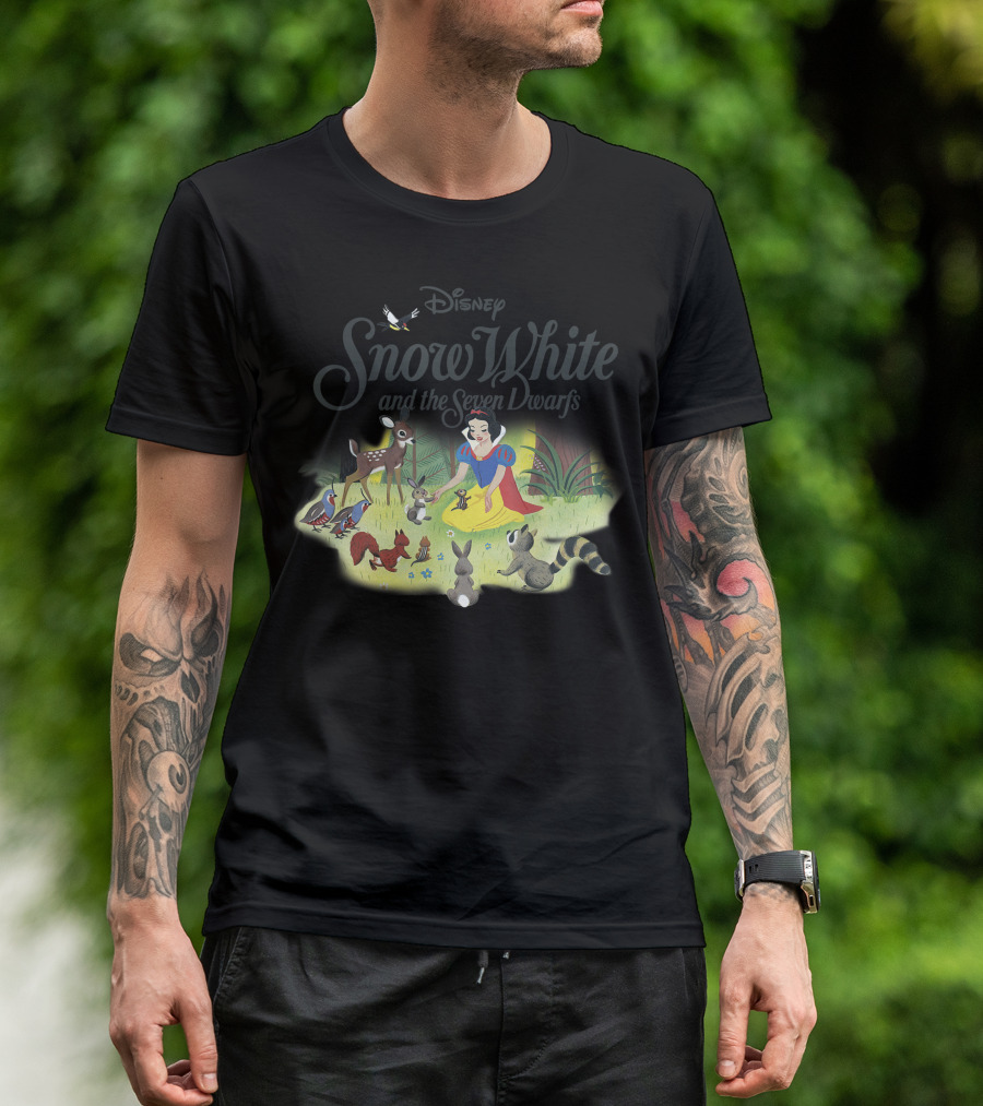 Disney Snow White And The Seven Dwarfs Animal Friends Scene T-Shirt