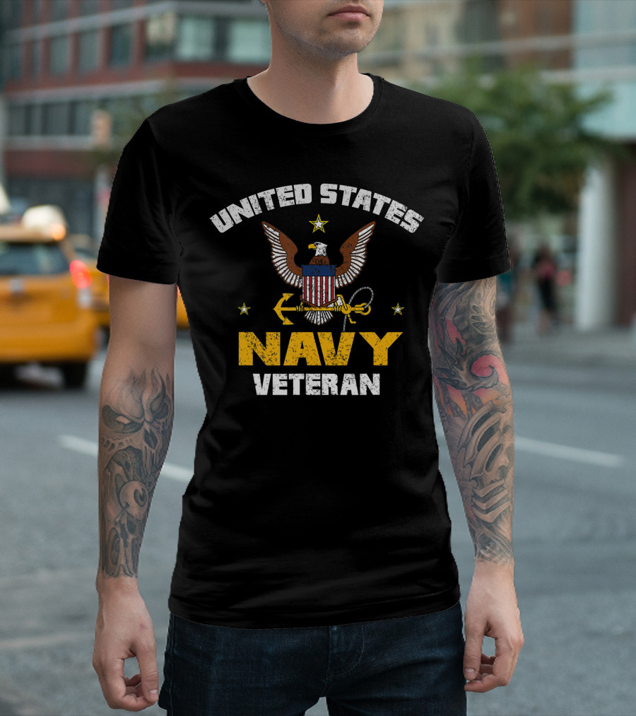 United States Navy Veteran Eagle Emblem US Military Veteran T-Shirt