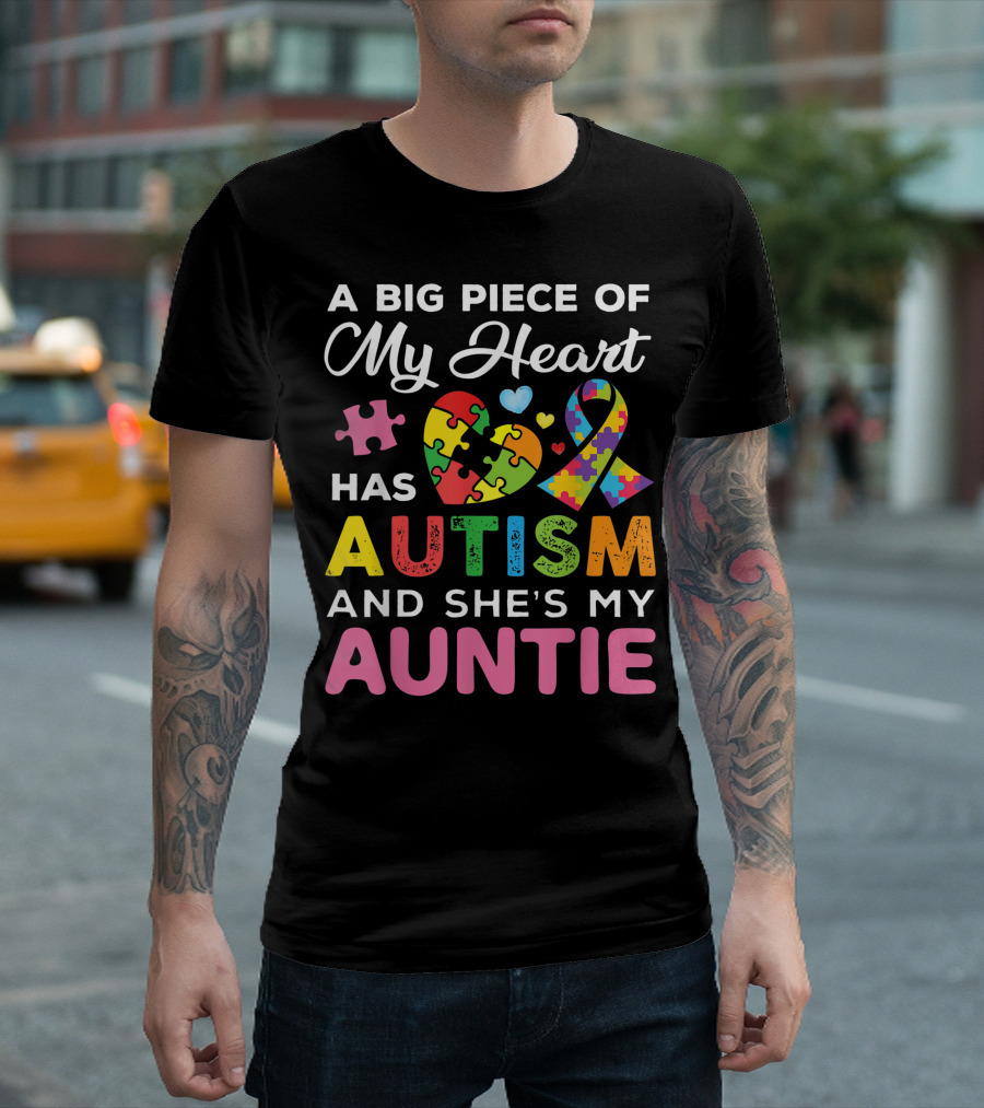A Big Piece of My Heart Has Autism and She's My Auntie Puzzle Heart T-Shirt