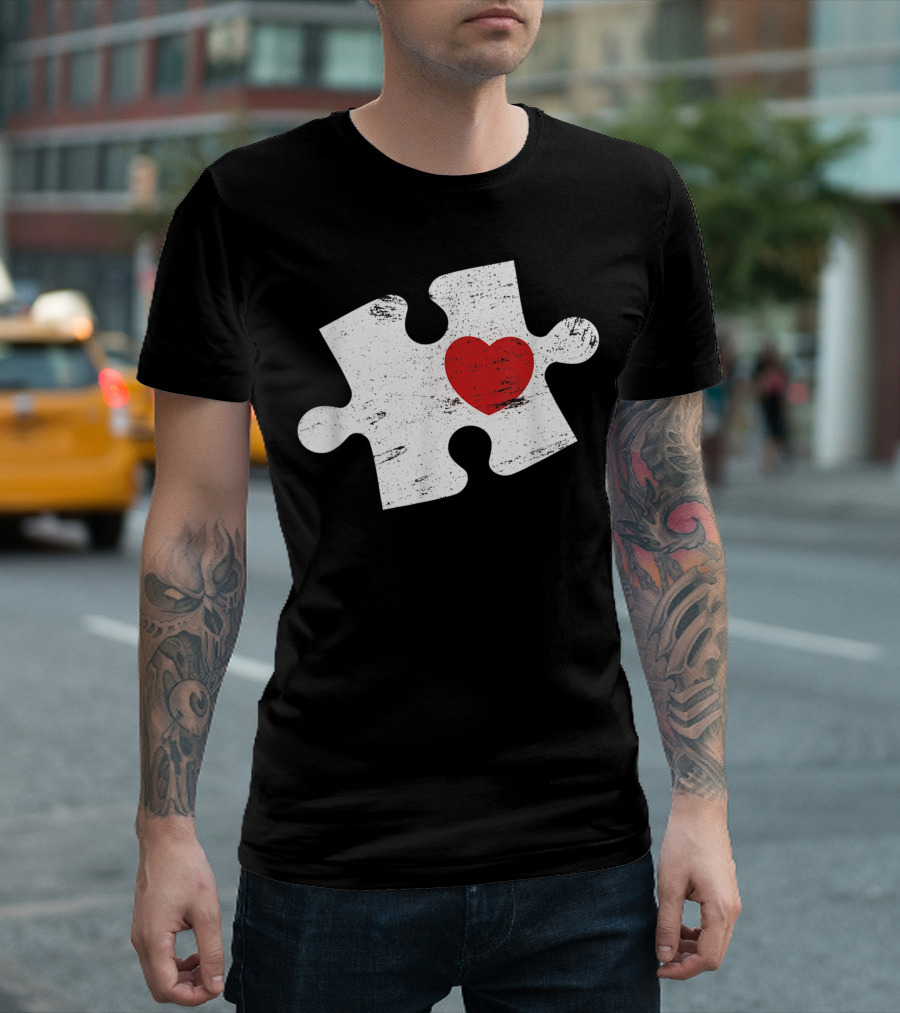 Autism Heart Vintage Puzzle Piece Spread Awareness Retro Look T-Shirt