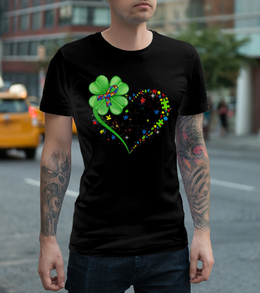 Autism Mom St Patrick's Day Clover Heart Puzzle Pieces T-Shirt