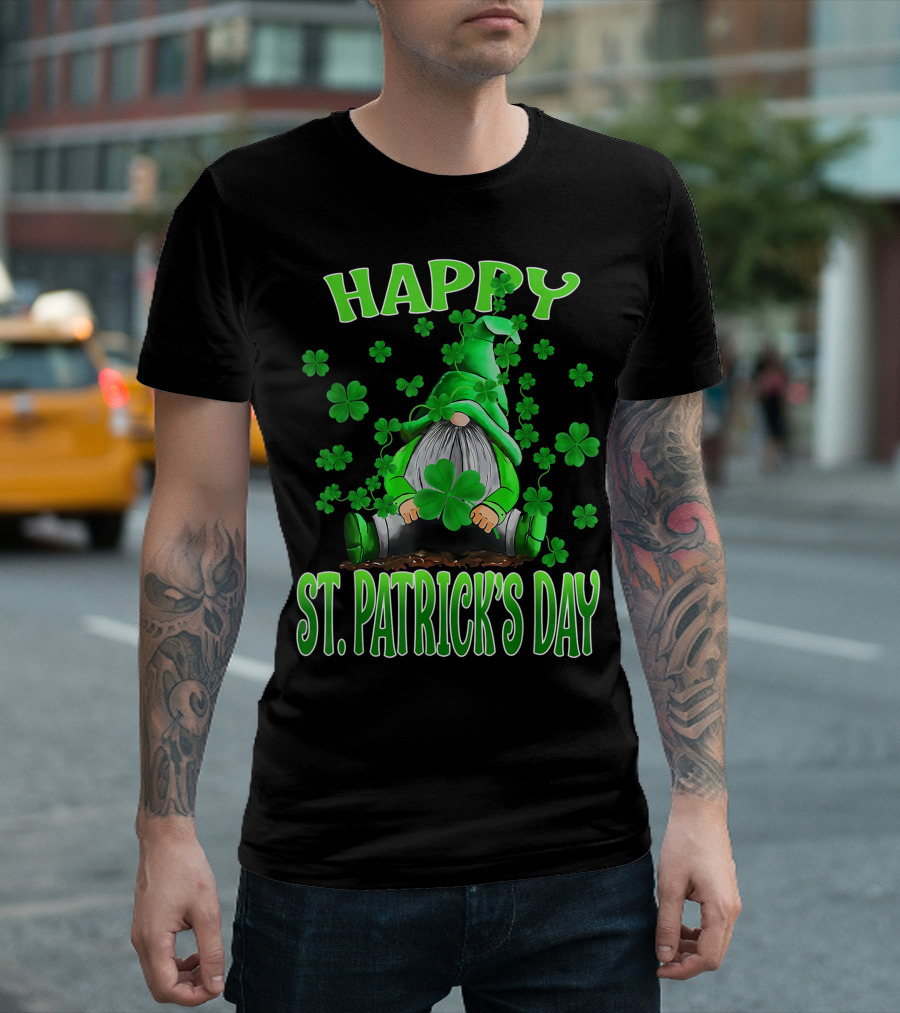 Happy St Patrick's Day Gnomes Clover Green T-Shirt