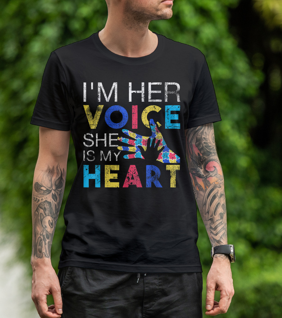 I'm Her Voice She Is My Heart Autism Puzzle Hand T-Shirt