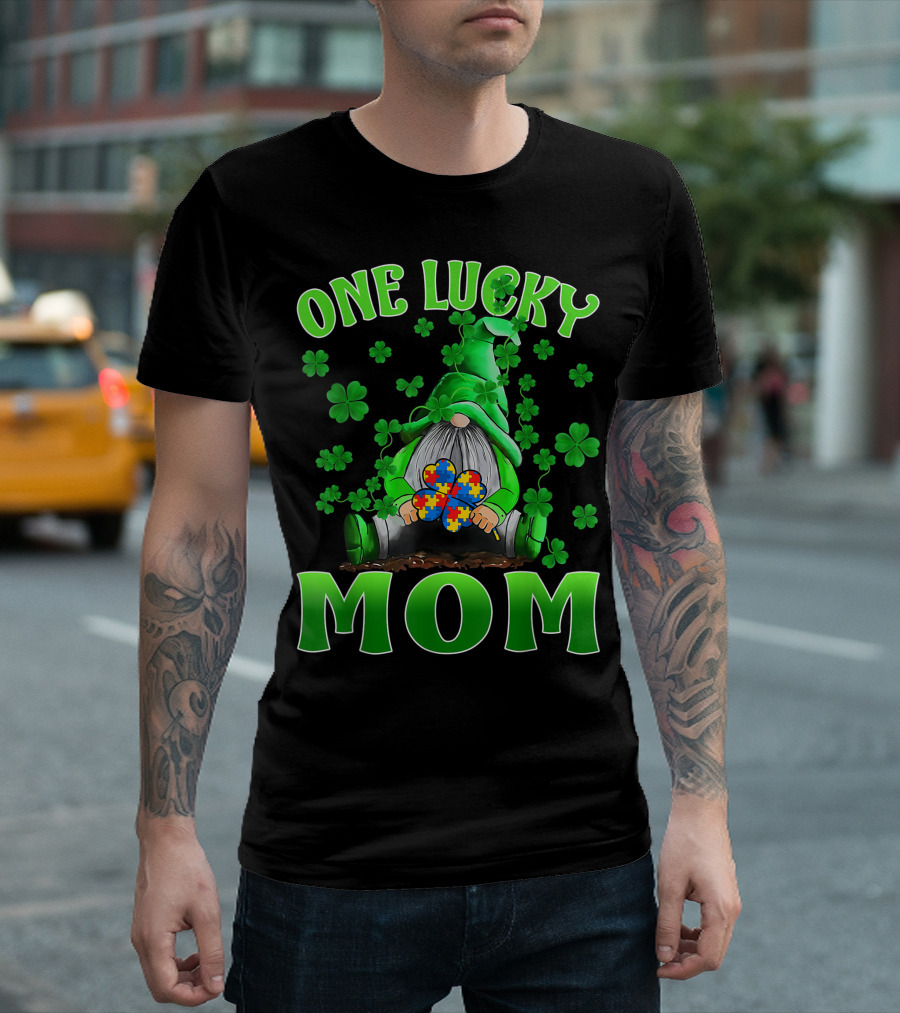 One Lucky Mom Gnomes Autism Puzzle Clover T-Shirt